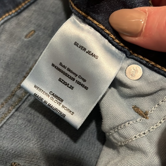 Silver Jeans - Picture 3 of 4